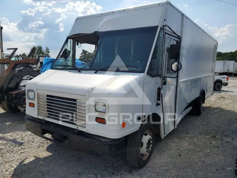 2021 Ford F-590 photo