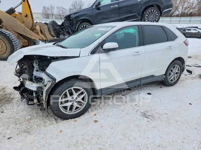 2021 Ford EDGE photo