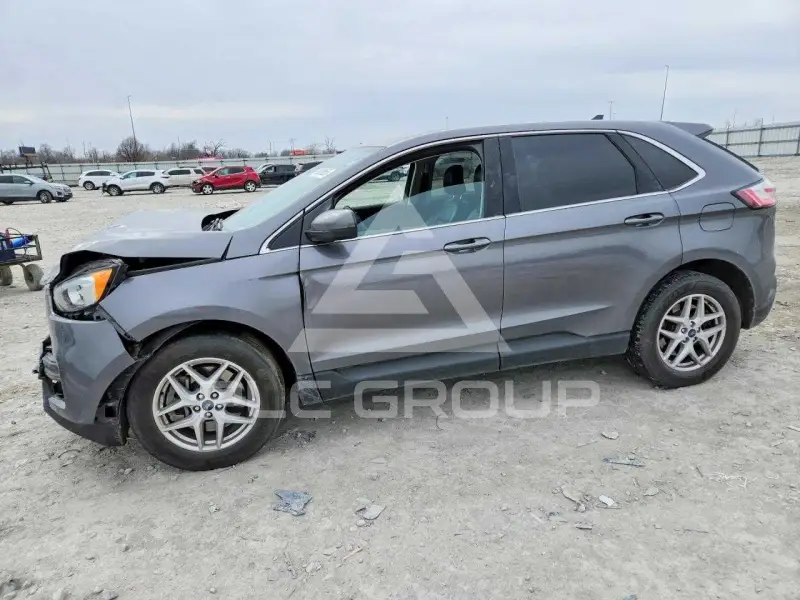 2021 Ford EDGE photo