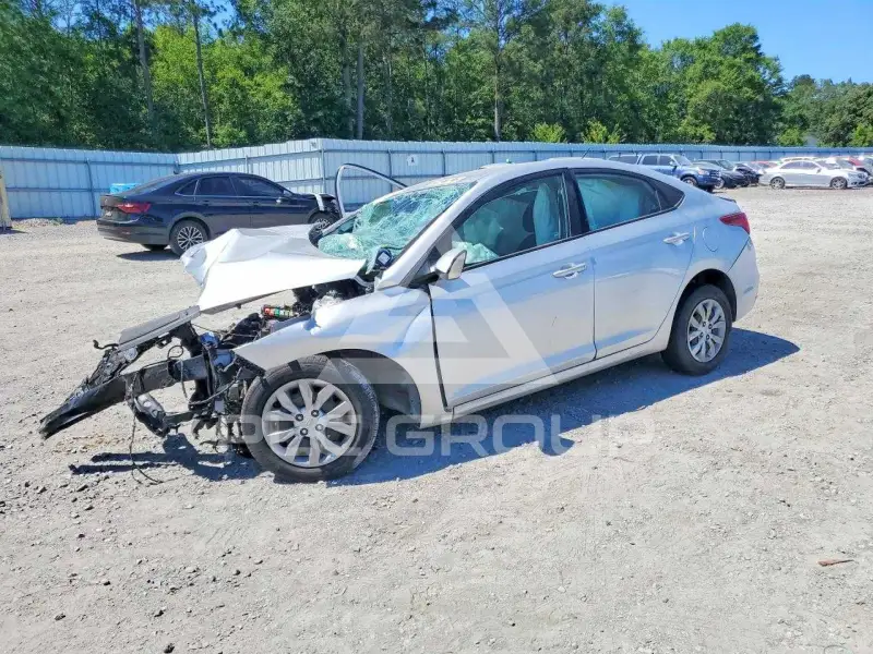 2021 Hyundai Accent photo