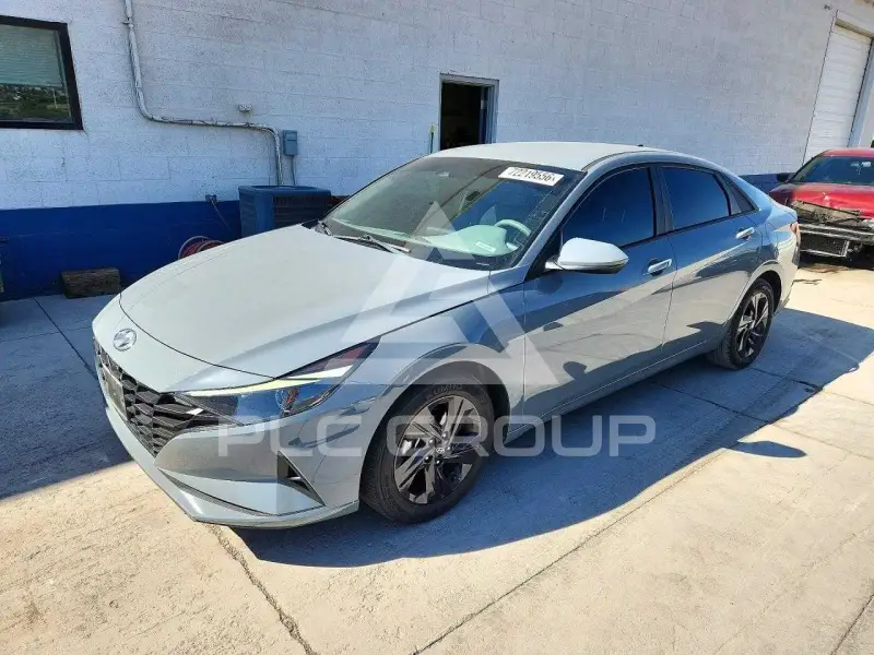 2021 Hyundai Elantra photo