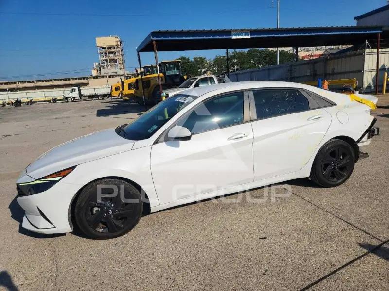 2021 Hyundai Elantra photo
