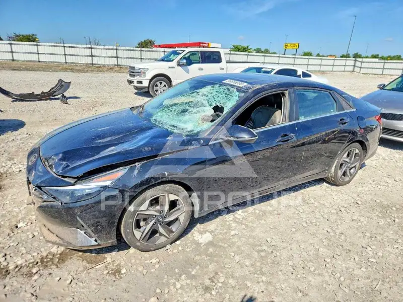 2021 Hyundai Elantra photo