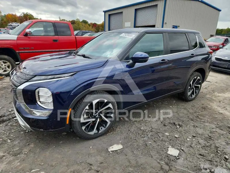 2022 Mitsubishi OUTLANDER photo
