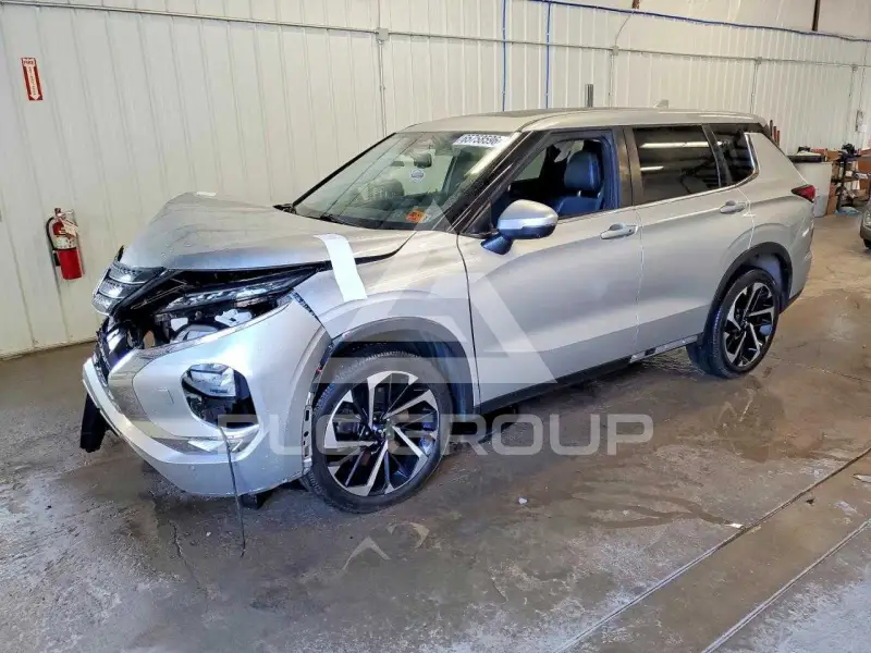 2022 Mitsubishi OUTLANDER photo
