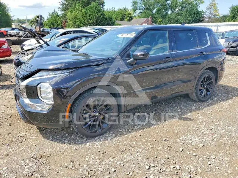 2022 Mitsubishi OUTLANDER photo