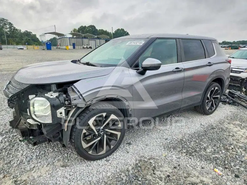 2022 Mitsubishi OUTLANDER photo