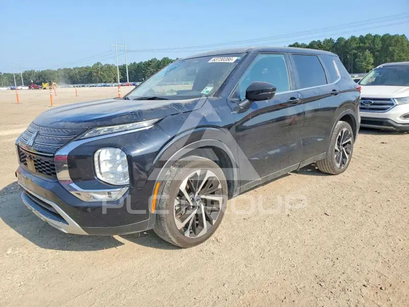 2022 Mitsubishi OUTLANDER photo