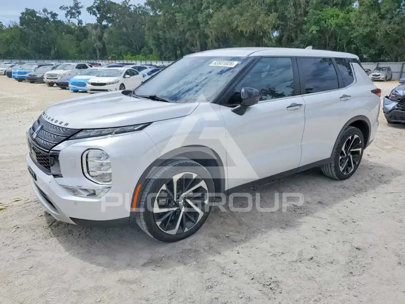 2022 Mitsubishi OUTLANDER photo
