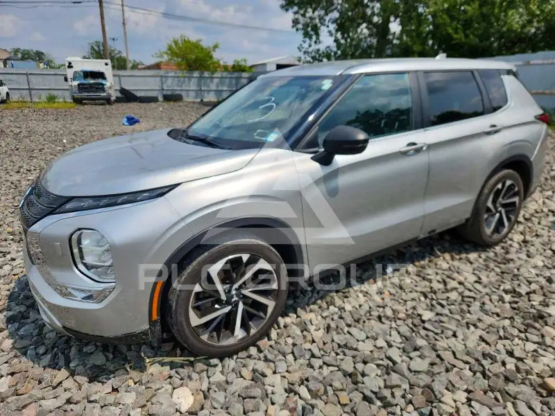 2022 Mitsubishi OUTLANDER photo