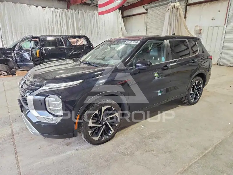 2022 Mitsubishi OUTLANDER photo