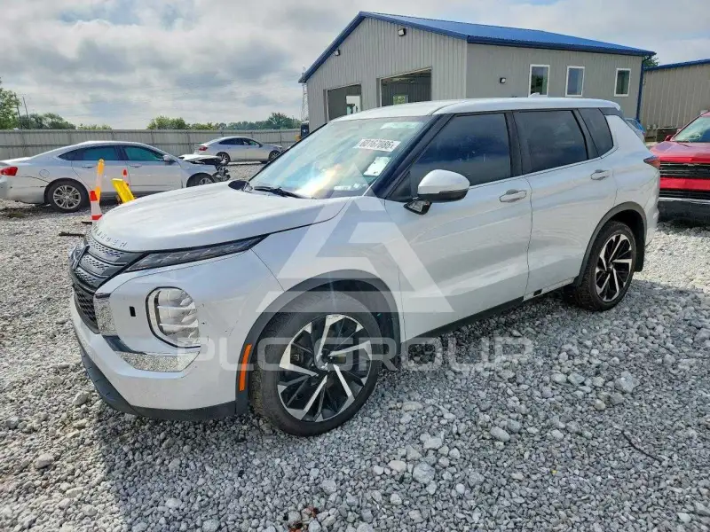 2022 Mitsubishi OUTLANDER photo
