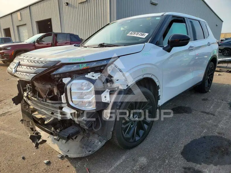 2022 Mitsubishi OUTLANDER фото