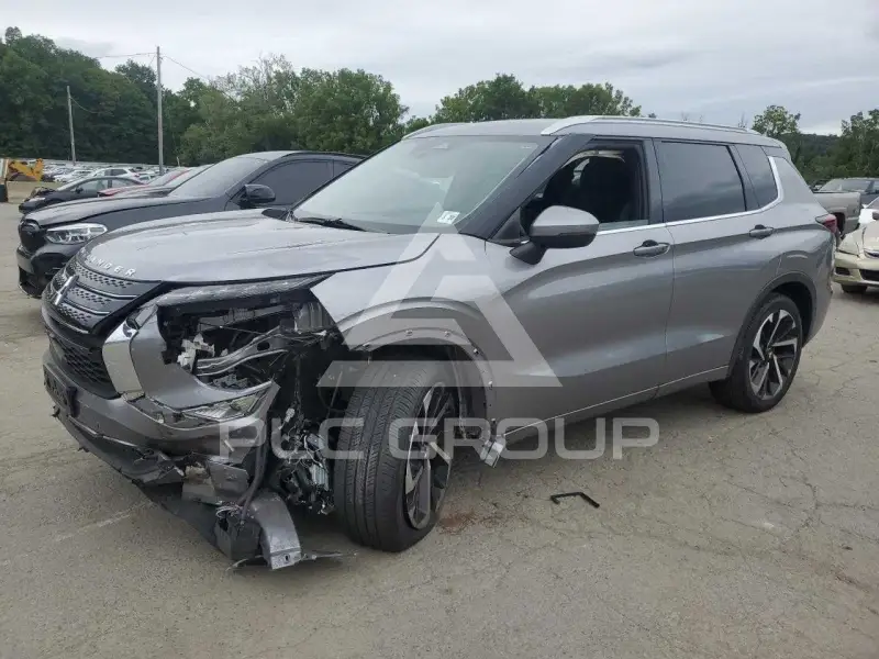 2022 Mitsubishi OUTLANDER photo