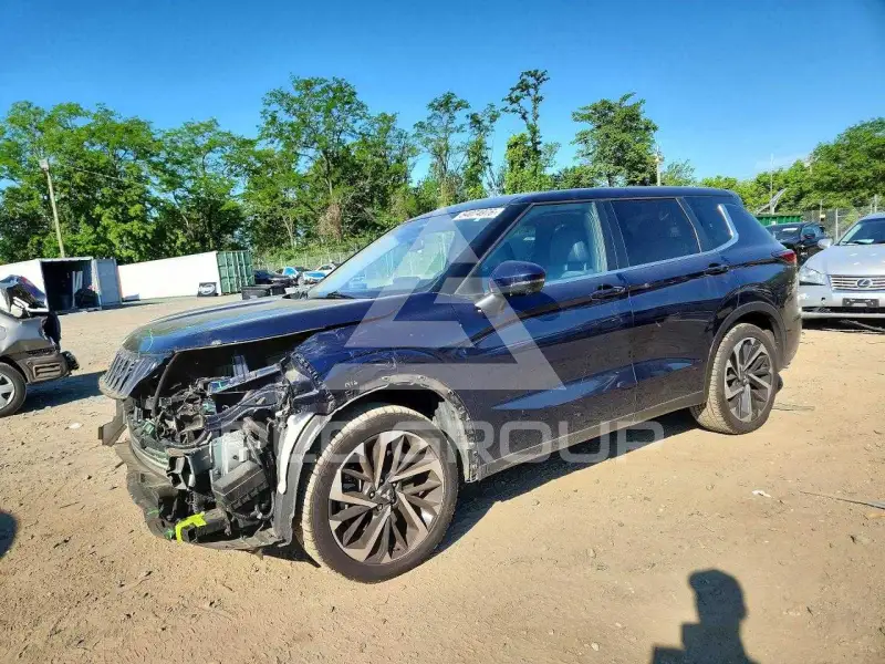 2022 Mitsubishi OUTLANDER photo