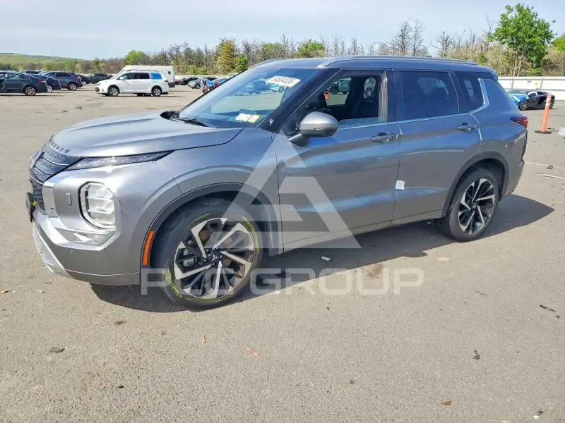 2022 Mitsubishi OUTLANDER photo