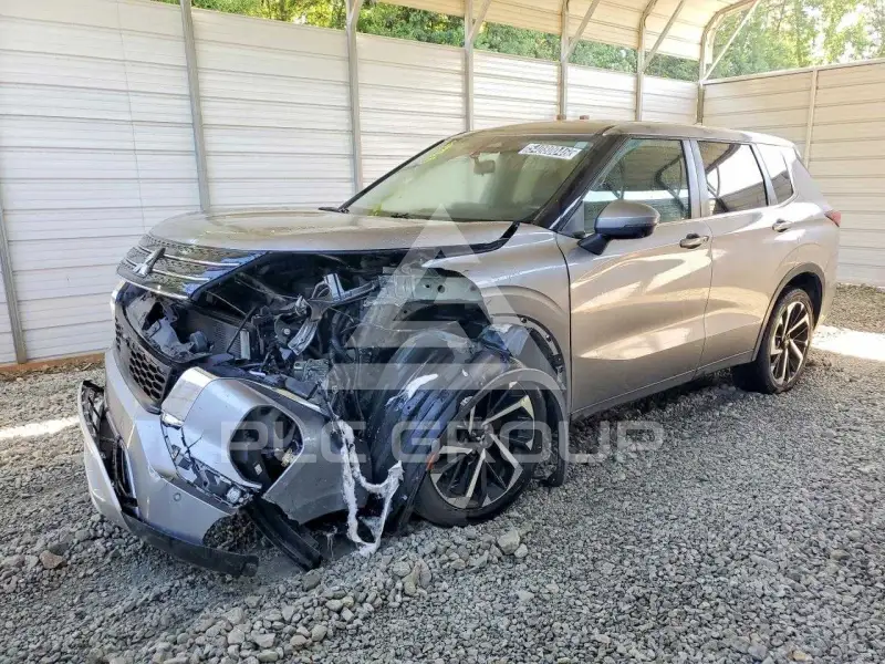 2022 Mitsubishi OUTLANDER photo