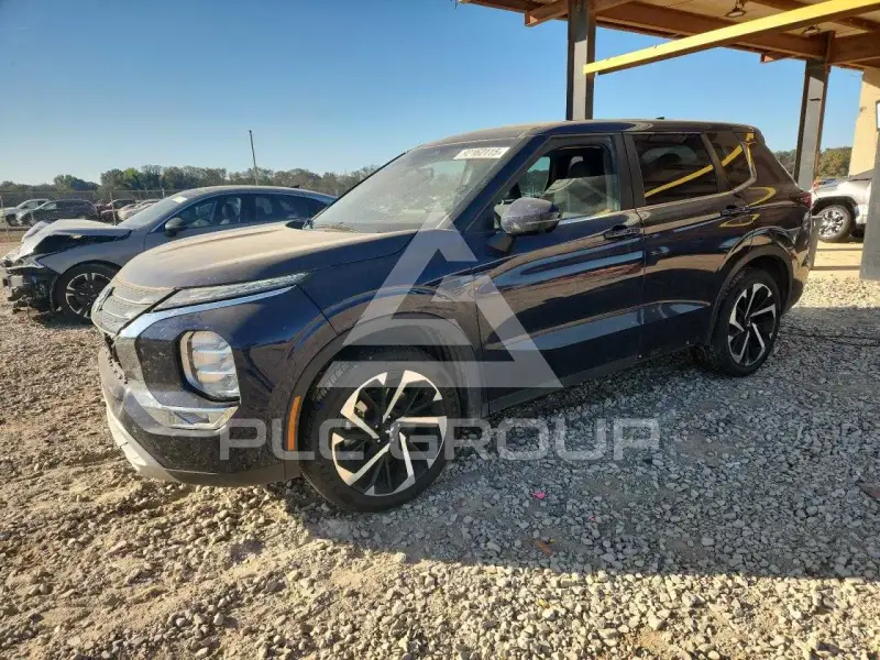 2022 Mitsubishi OUTLANDER photo