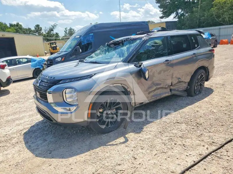 2022 Mitsubishi OUTLANDER photo
