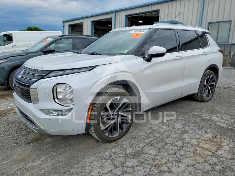 2022 Mitsubishi OUTLANDER photo