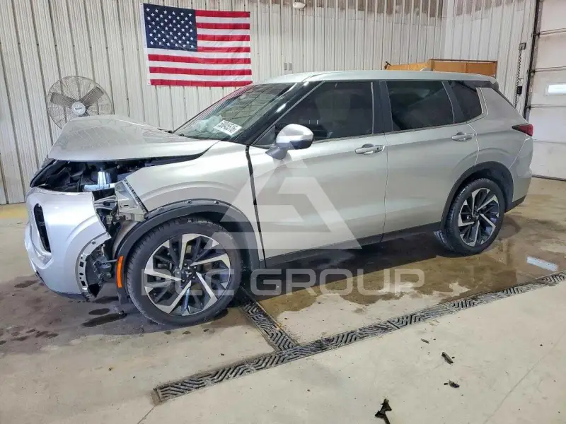 2022 Mitsubishi OUTLANDER фото