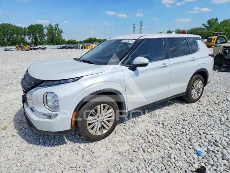 2022 Mitsubishi OUTLANDER photo