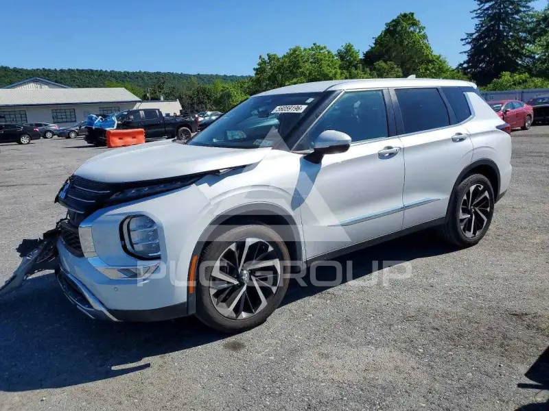 2022 Mitsubishi OUTLANDER photo