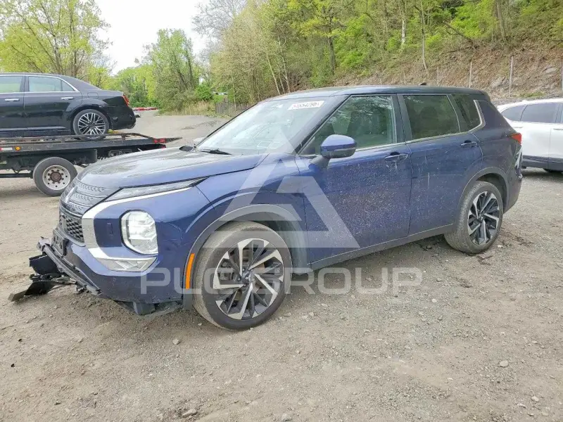 2022 Mitsubishi OUTLANDER photo