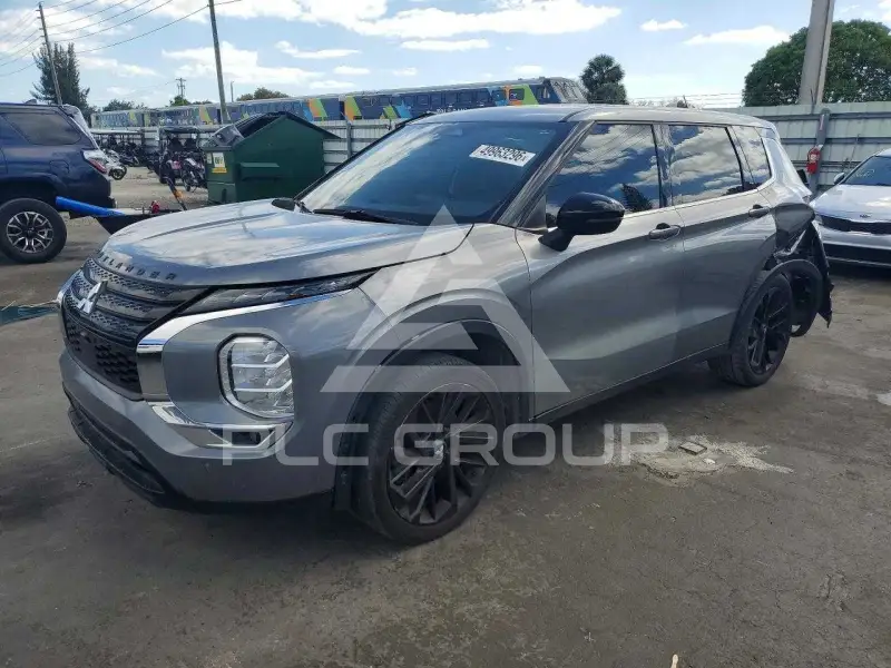 2022 Mitsubishi OUTLANDER photo