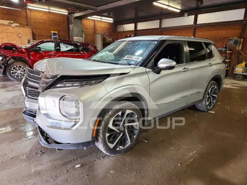 2022 Mitsubishi OUTLANDER photo