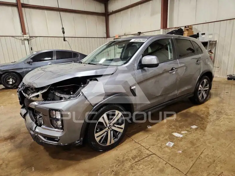 2022 Mitsubishi OUTLANDER photo