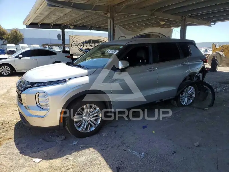 2022 Mitsubishi OUTLANDER фото