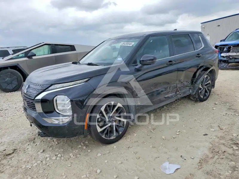 2022 Mitsubishi OUTLANDER photo