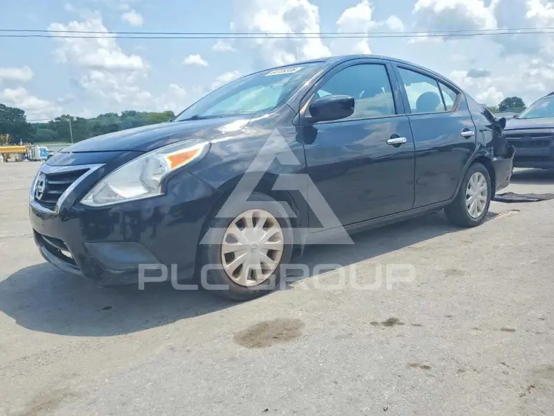 2015 Nissan VERSA photo