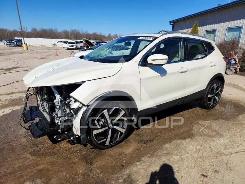 2022 Nissan ROGUE photo
