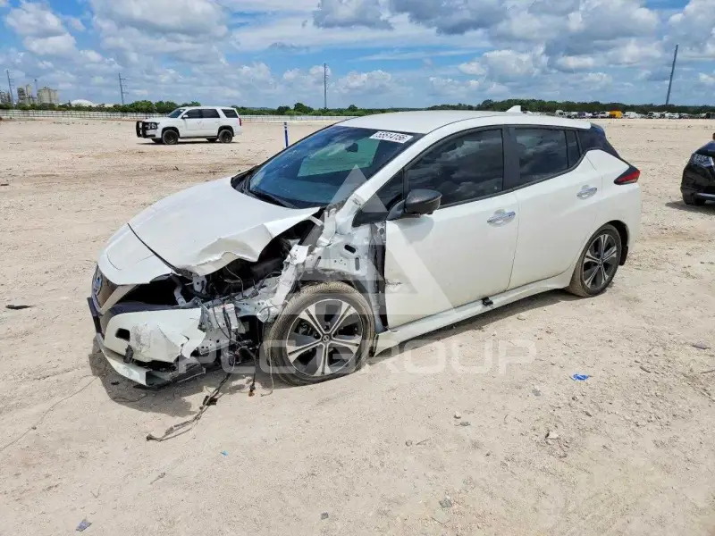 2022 Nissan LEAF photo