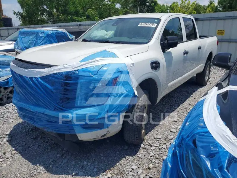 2022 Nissan TITAN фото