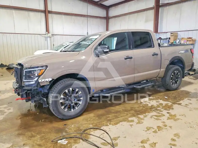 2022 Nissan TITAN фото