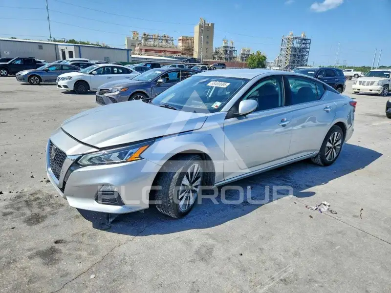 2022 Nissan ALTIMA photo