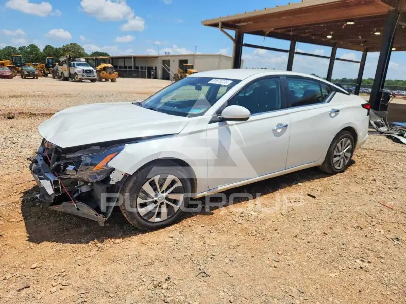 2022 Nissan ALTIMA photo