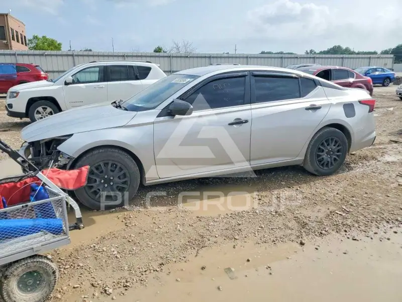 2022 Nissan ALTIMA фото