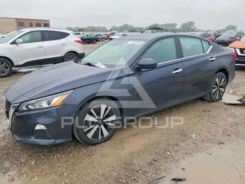 2022 Nissan ALTIMA photo