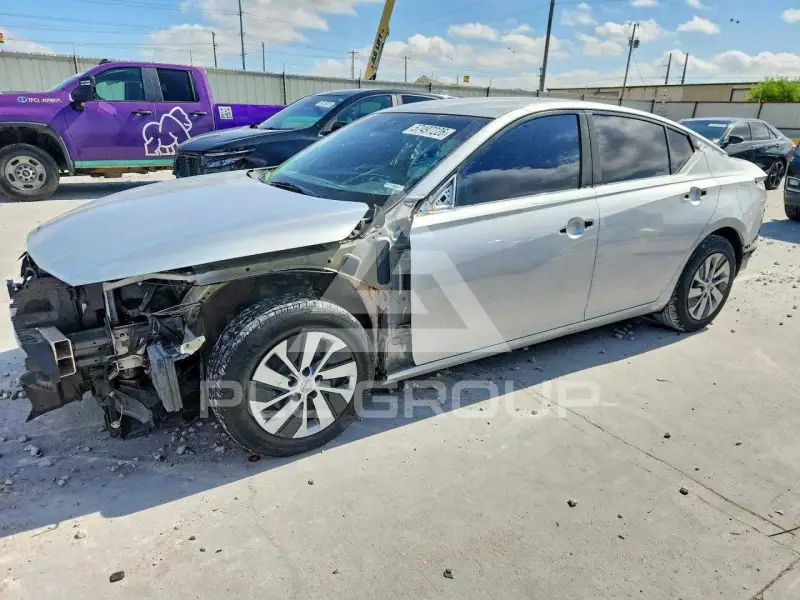 2022 Nissan ALTIMA photo