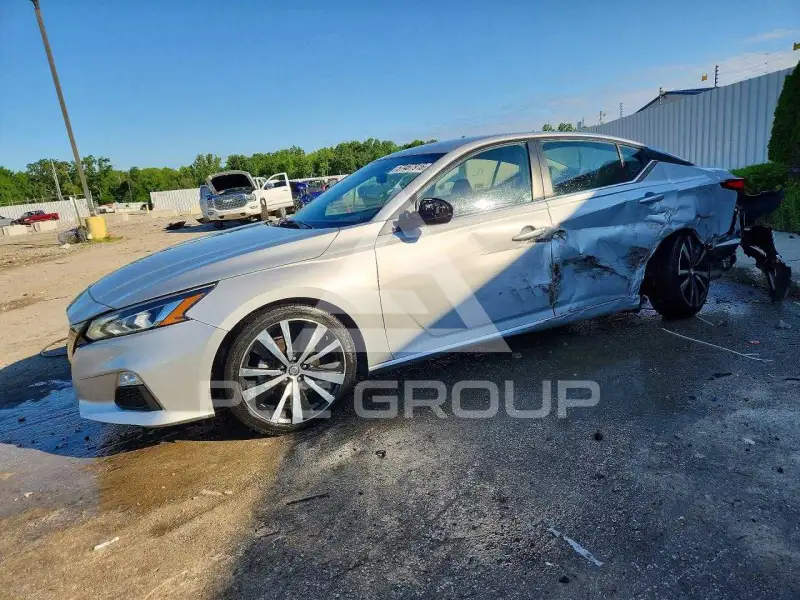 2022 Nissan ALTIMA фото