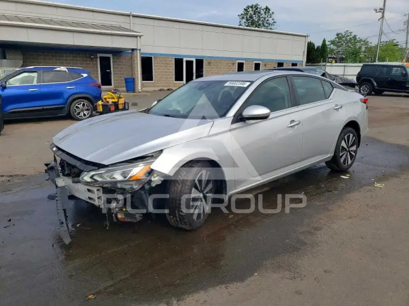 2022 Nissan ALTIMA photo