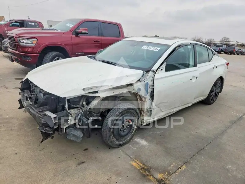 2022 Nissan ALTIMA photo