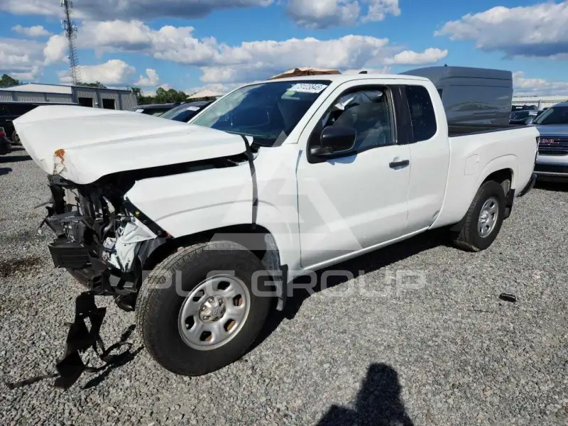 2022 Nissan FRONTIER photo