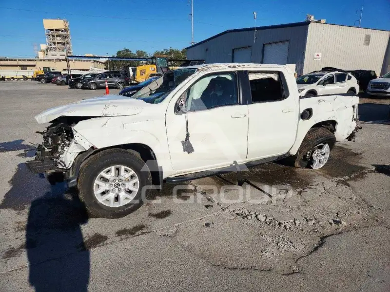 2022 Nissan FRONTIER photo