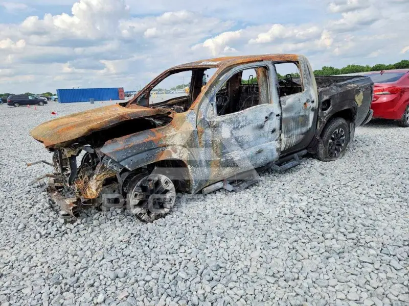 2022 Nissan FRONTIER фото