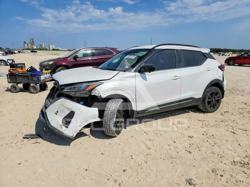 2022 Nissan KICKS photo